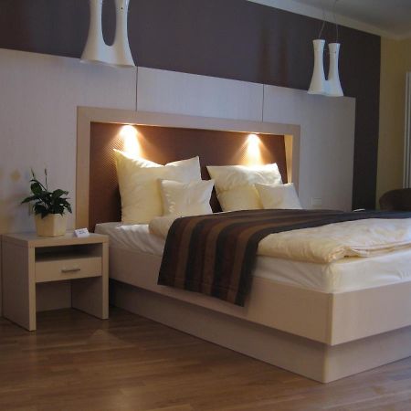 Gaestehaus Ressler Harxheim Екстериор снимка