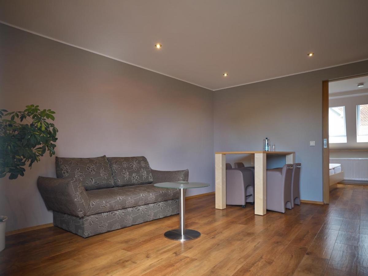 Gaestehaus Ressler Harxheim Екстериор снимка