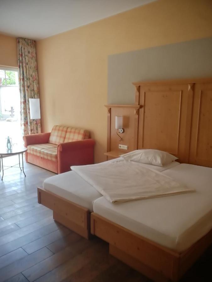 Gaestehaus Ressler Harxheim Екстериор снимка