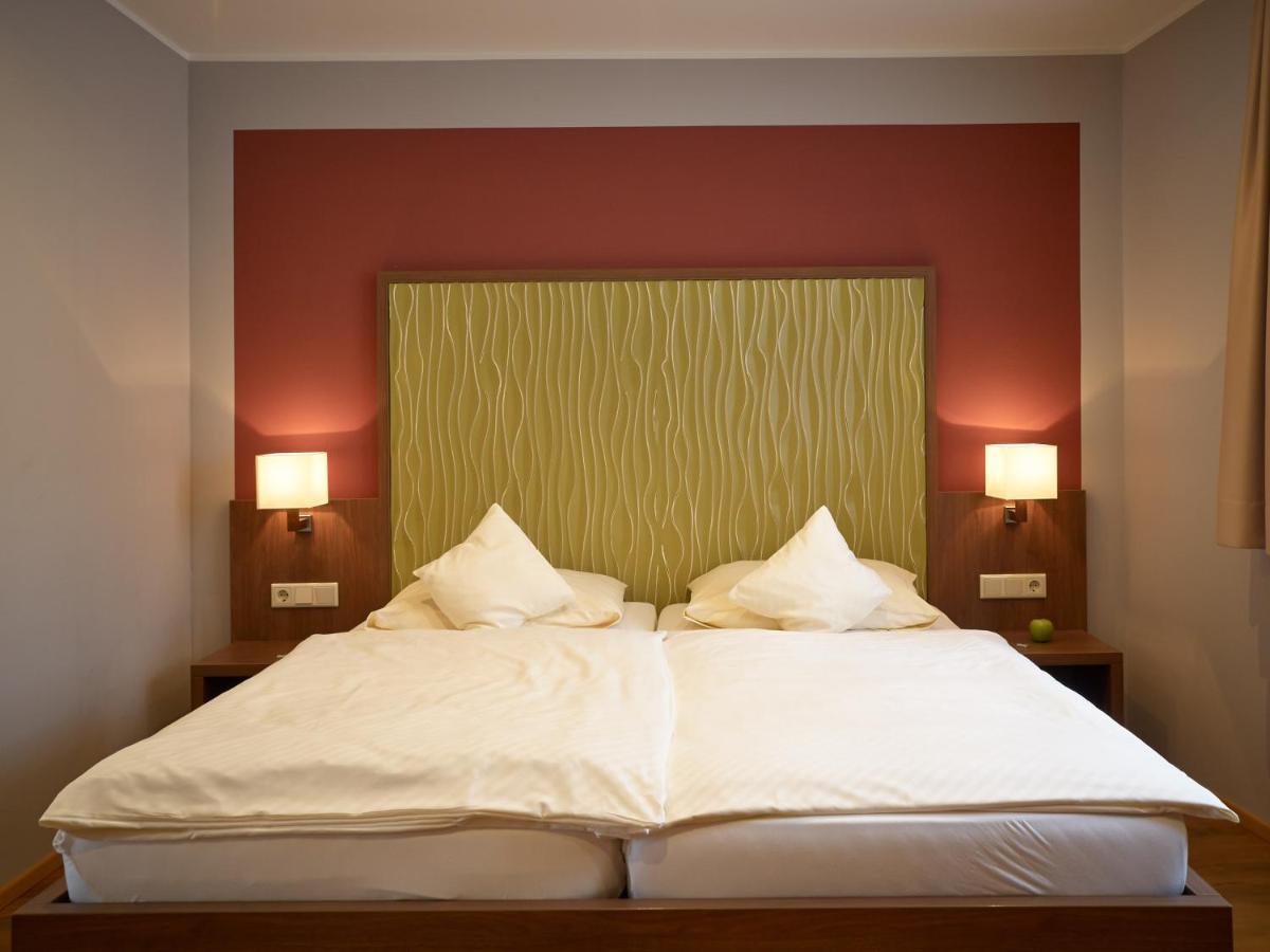 Gaestehaus Ressler Harxheim Екстериор снимка