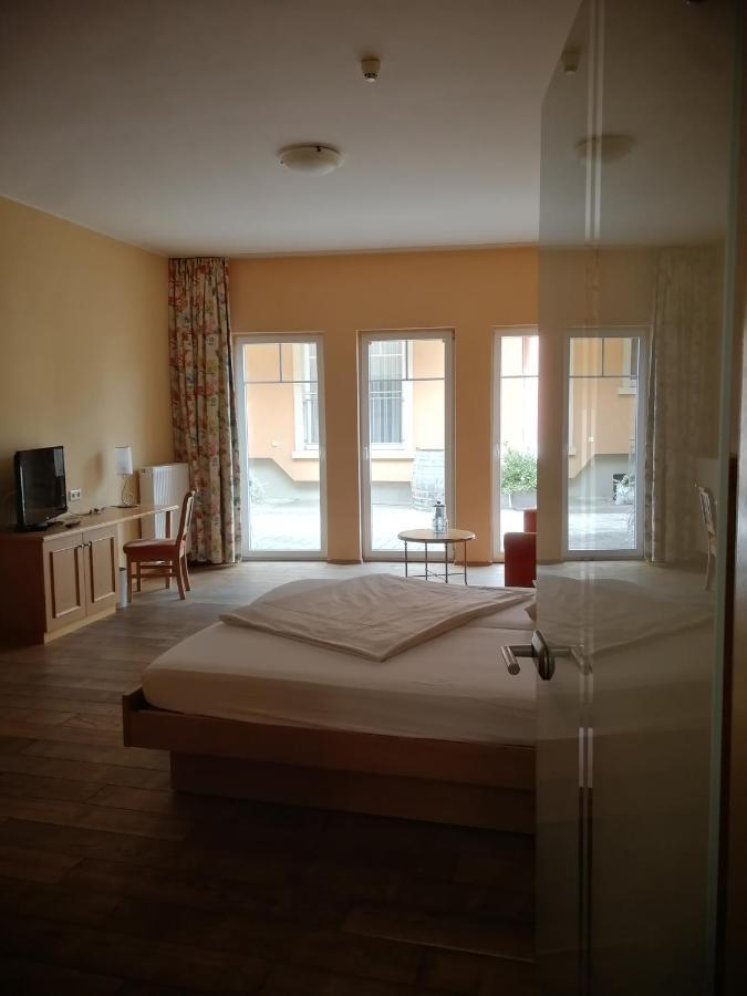 Gaestehaus Ressler Harxheim Екстериор снимка