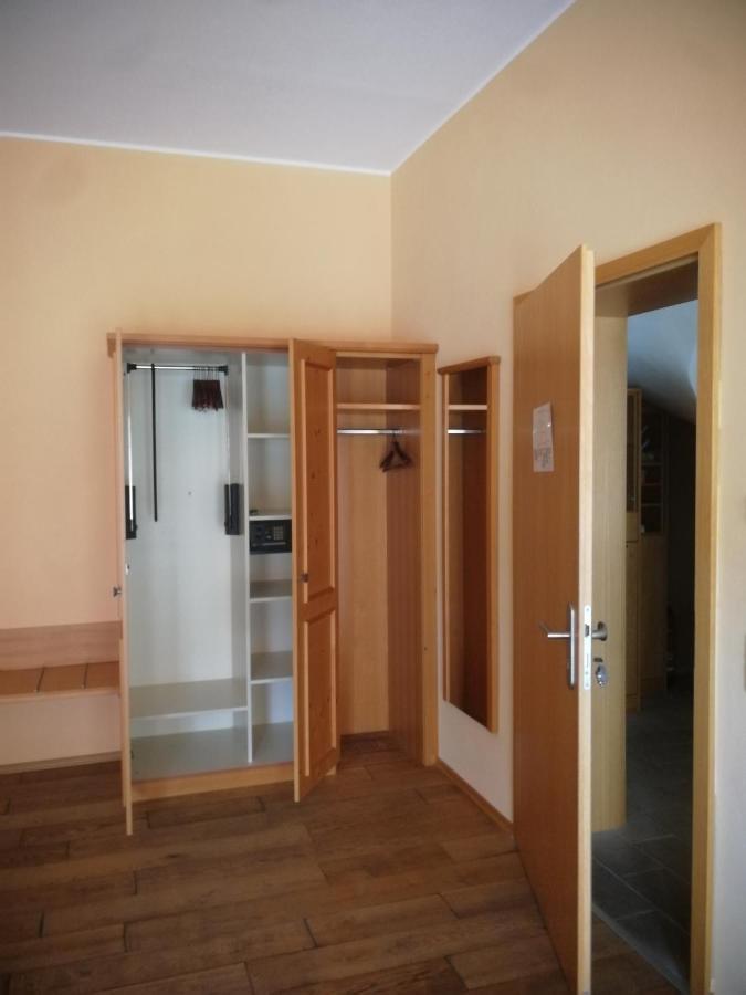 Gaestehaus Ressler Harxheim Екстериор снимка