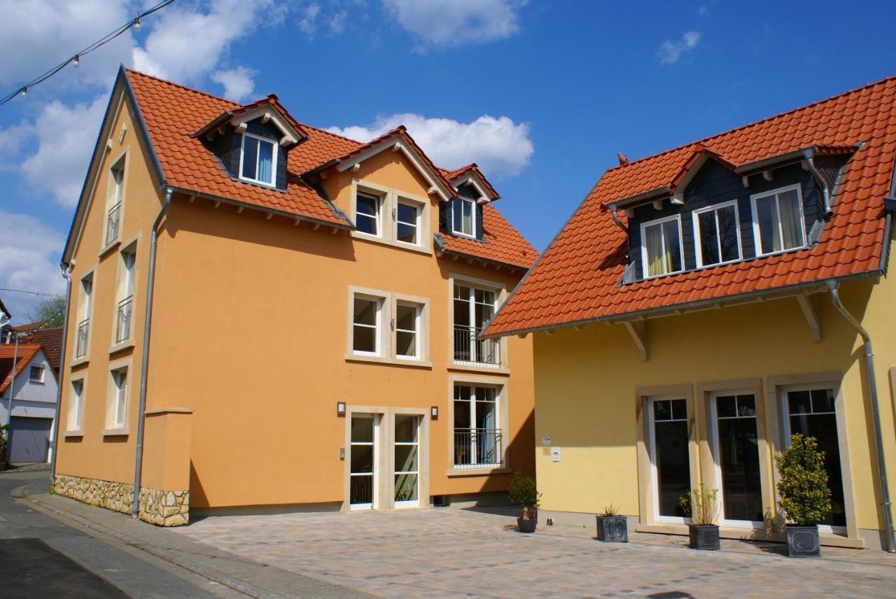 Gaestehaus Ressler Harxheim Екстериор снимка